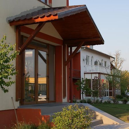 Hotel Otopeni Exteriér fotografie