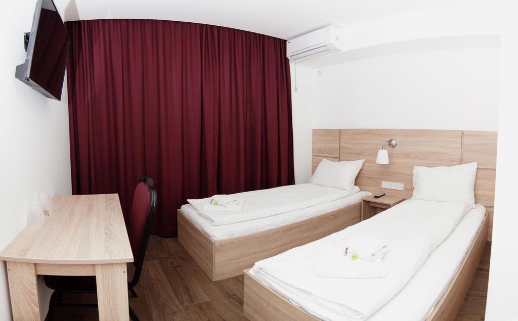 Hotel Otopeni Exteriér fotografie
