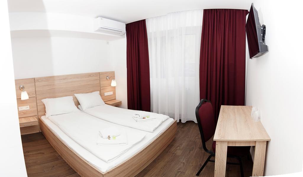 Hotel Otopeni Exteriér fotografie