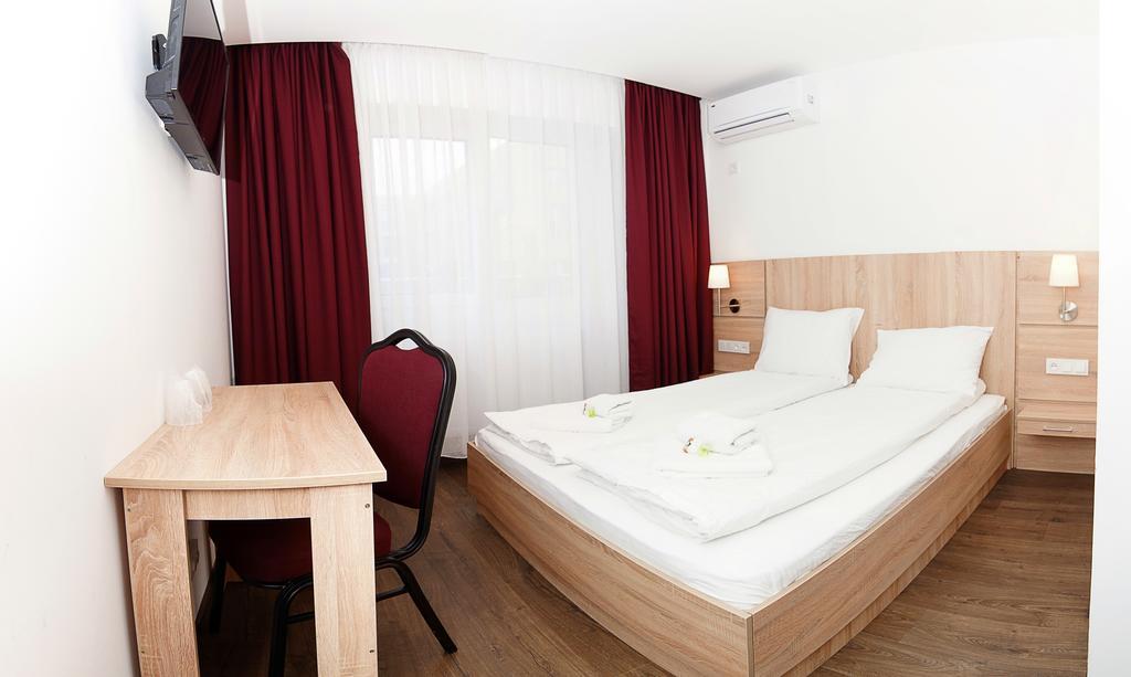 Hotel Otopeni Exteriér fotografie